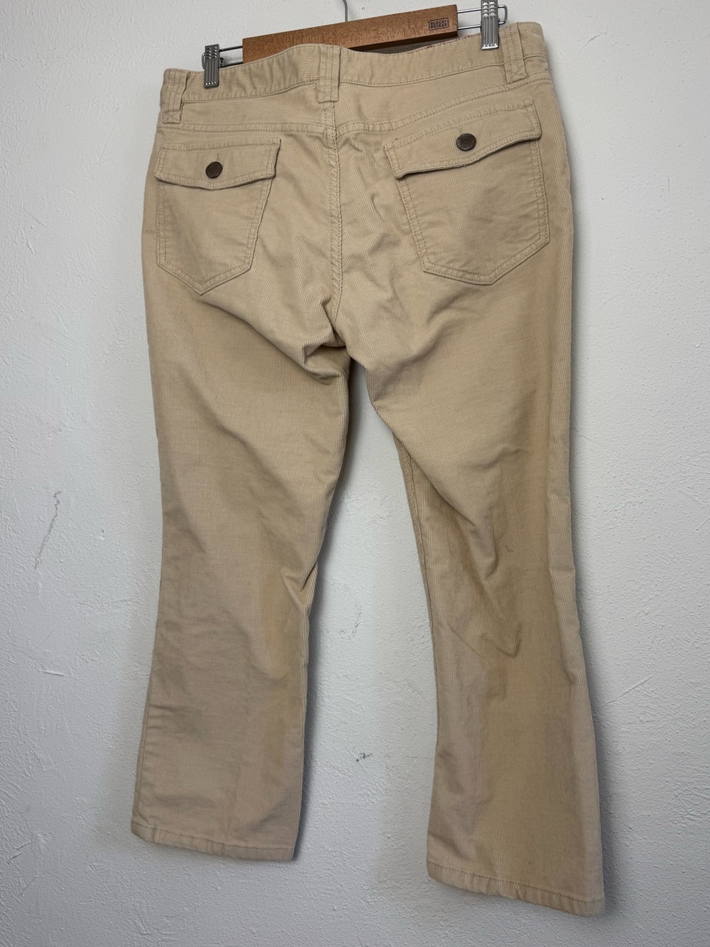 Banana Republic Y2K Low Rise Tan Khaki Corduroy Capris‎